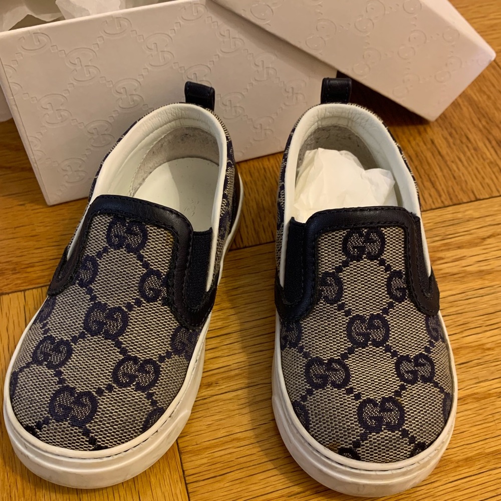 Gucci slip on sneakers